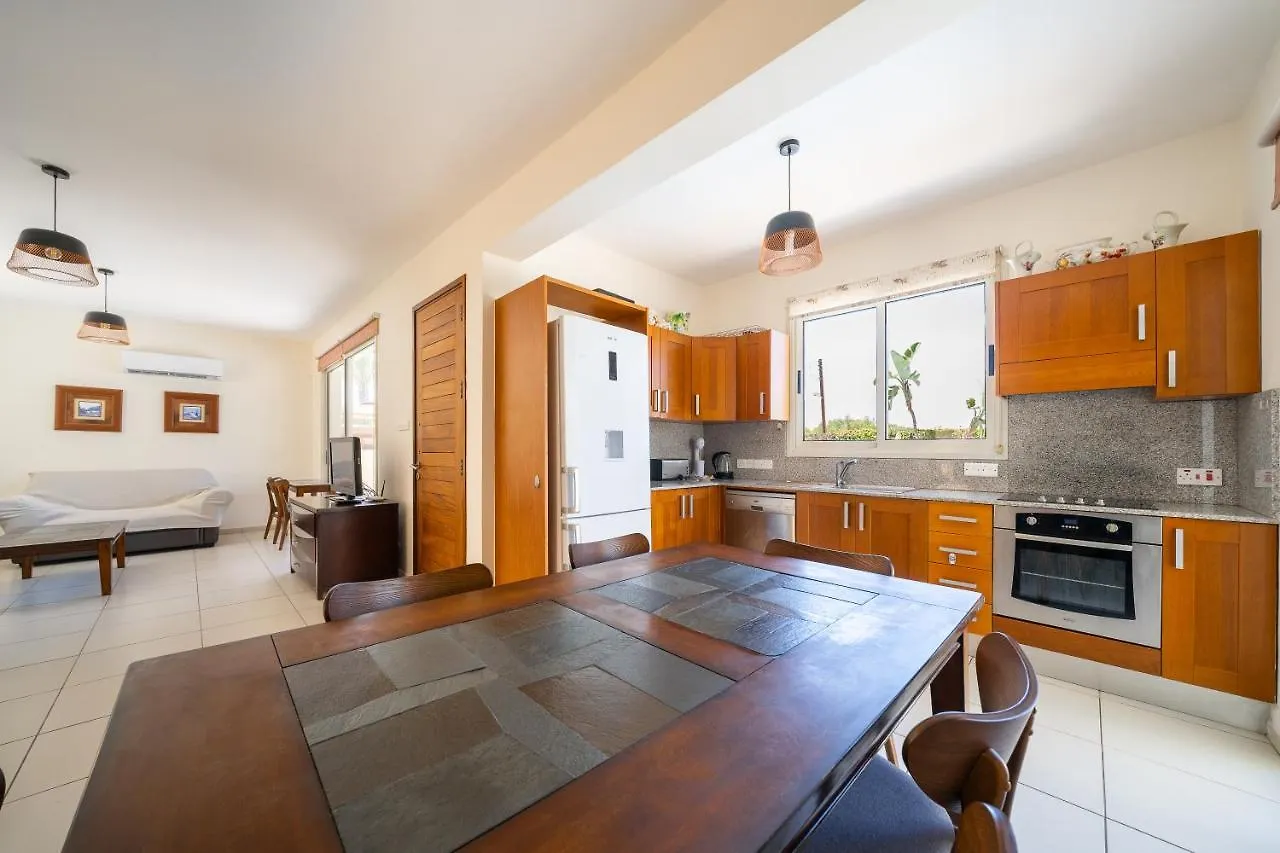Atlantica 4 Bedroom Villa Near The Beach Protaras