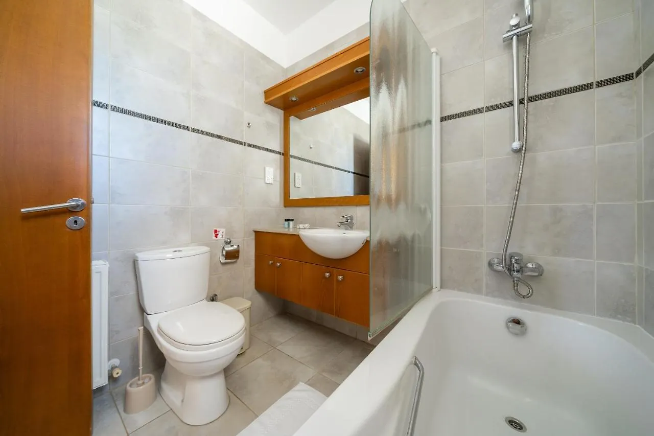 Atlantica 4 Bedroom Villa Near The Beach Protaras