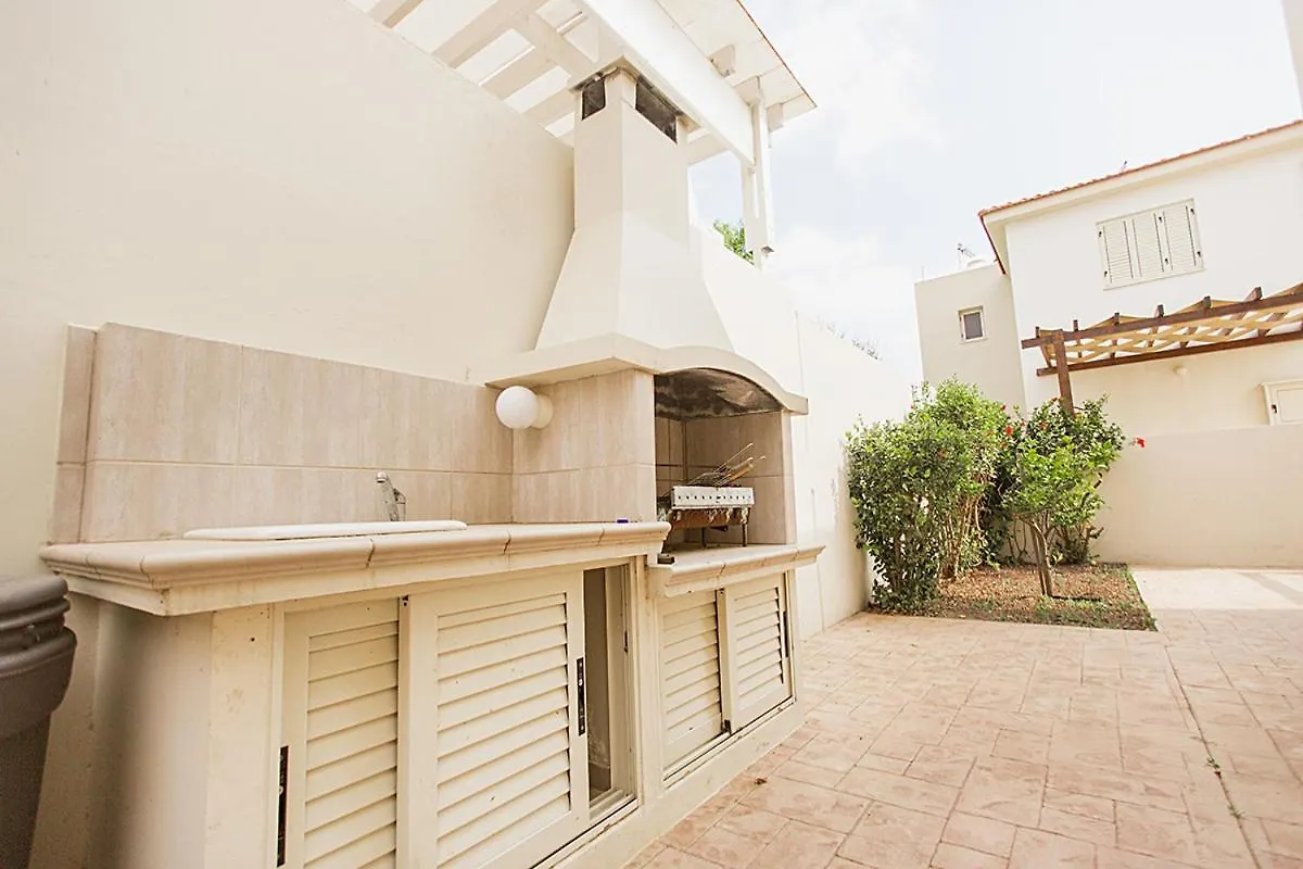 Atlantica 4 Bedroom Villa Near The Beach Protaras