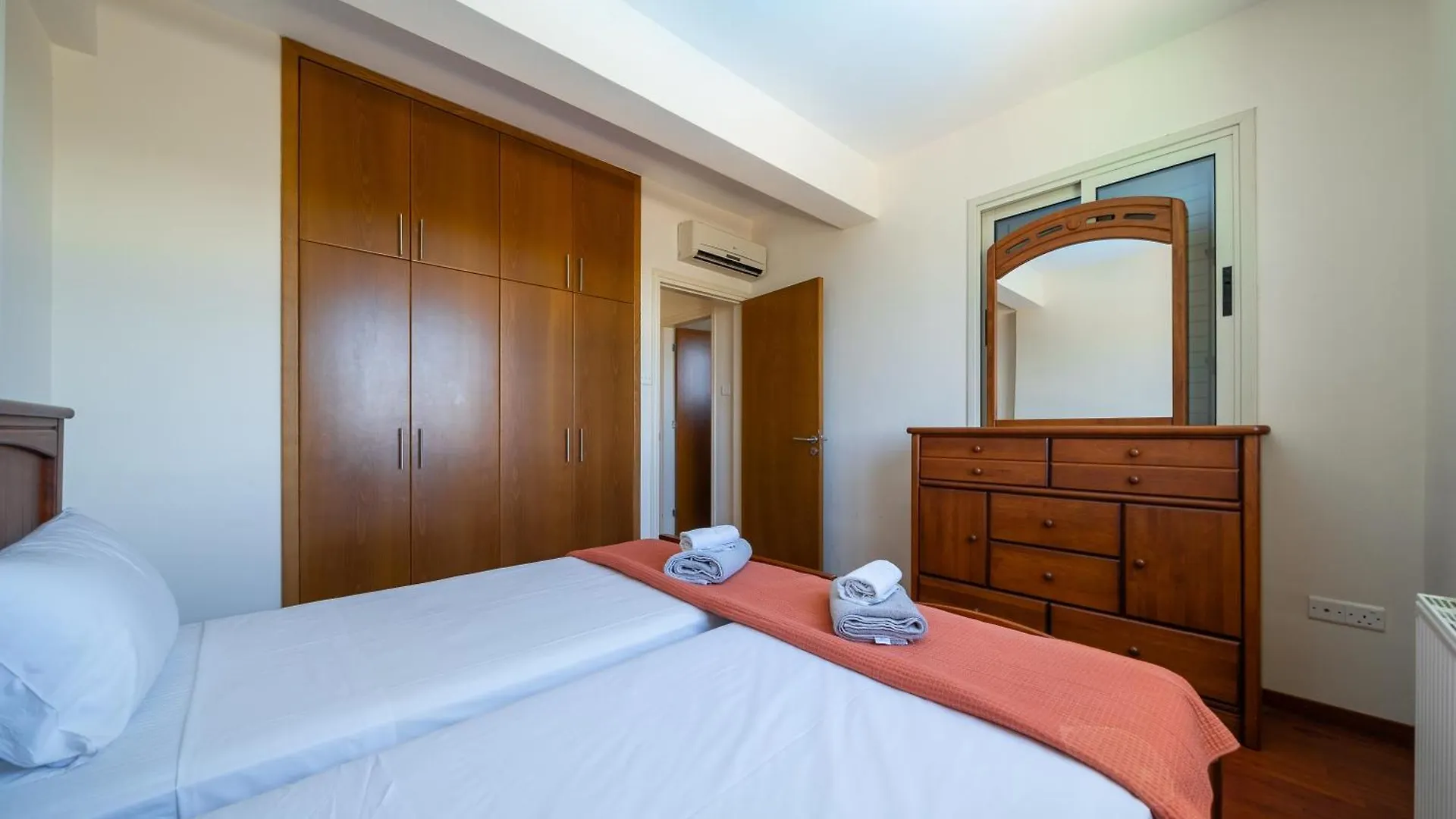 Atlantica 4 Bedroom Villa Near The Beach Protaras
